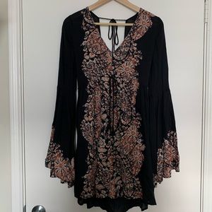 Abercrombie bell sleeve boho dress